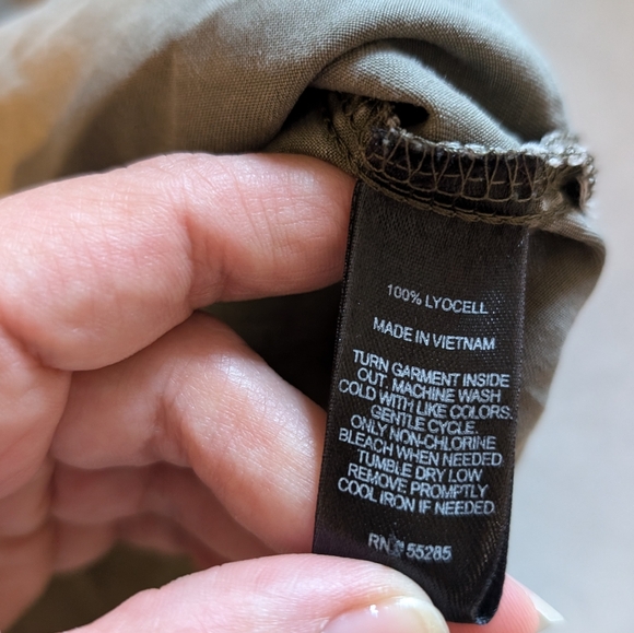 Express Green Camo Long Sleeve Button Down Shirt Size Small - Picture 9 of 10